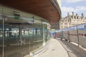 curry shop closed bradford 1 town hall sm.jpg